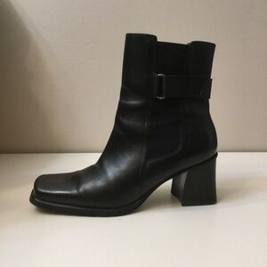 ARTIVA LITES “ Karen “ Black Leather Ankle Boots Sz 7 1/2 M Heel 2 1/2 Inches